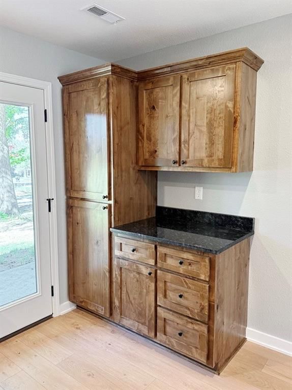 106 E Lafayette Street — photo 8