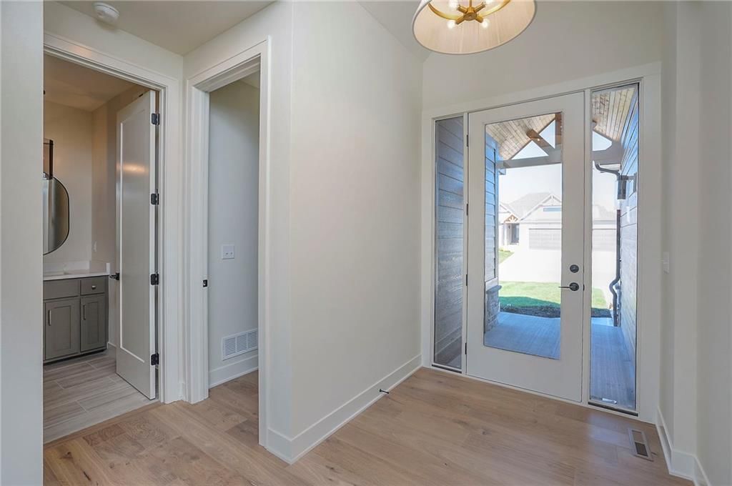 907 Savannah Lane — photo 3