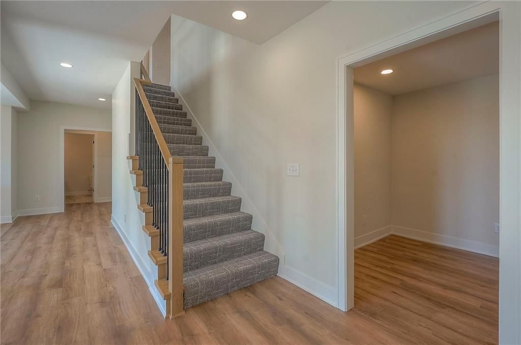 907 Savannah Lane — photo 36