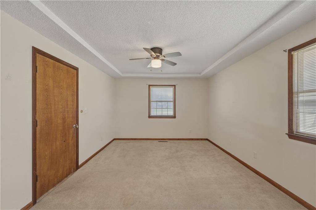 727 N Leonard Street — photo 14