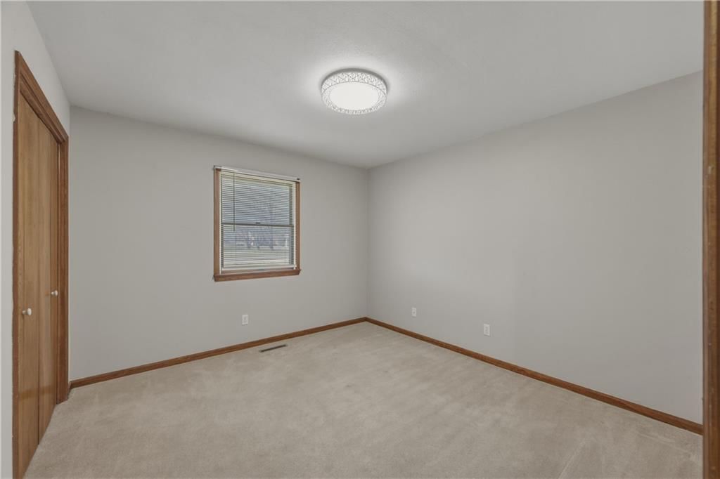 727 N Leonard Street — photo 16
