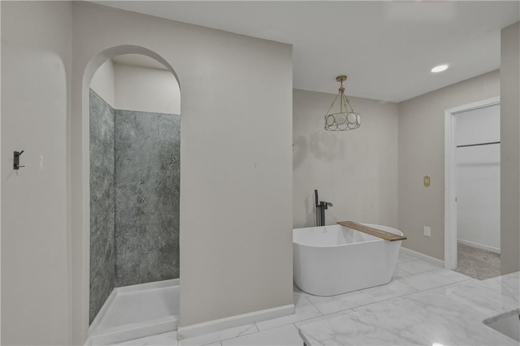 727 N Leonard Street — photo 25