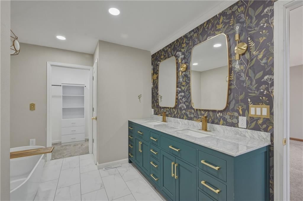 727 N Leonard Street — photo 26