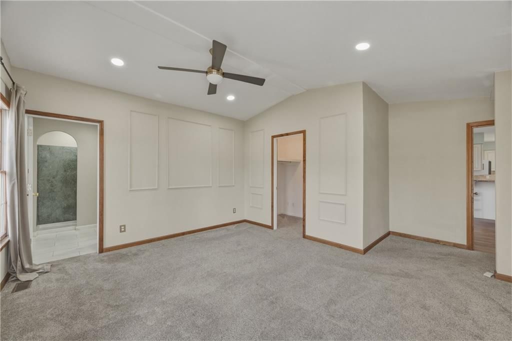 727 N Leonard Street — photo 28