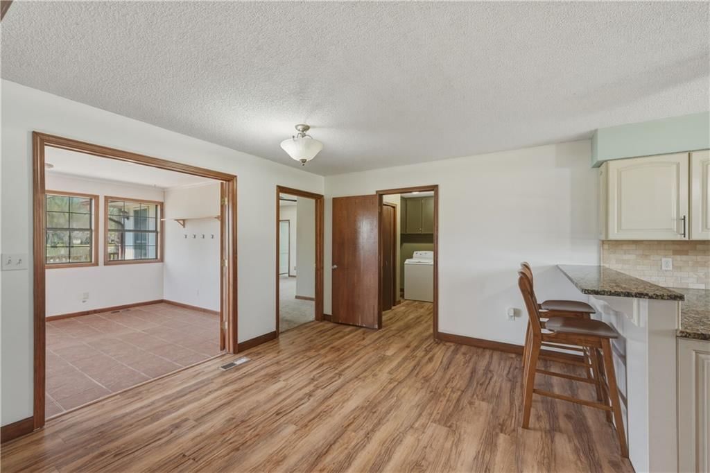 727 N Leonard Street — photo 34
