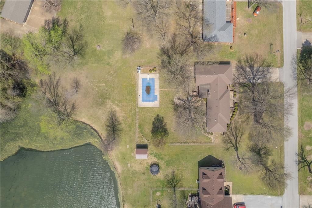 727 N Leonard Street — photo 52