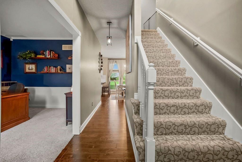 Photo 4 of 34 - 21525 W 51st Street