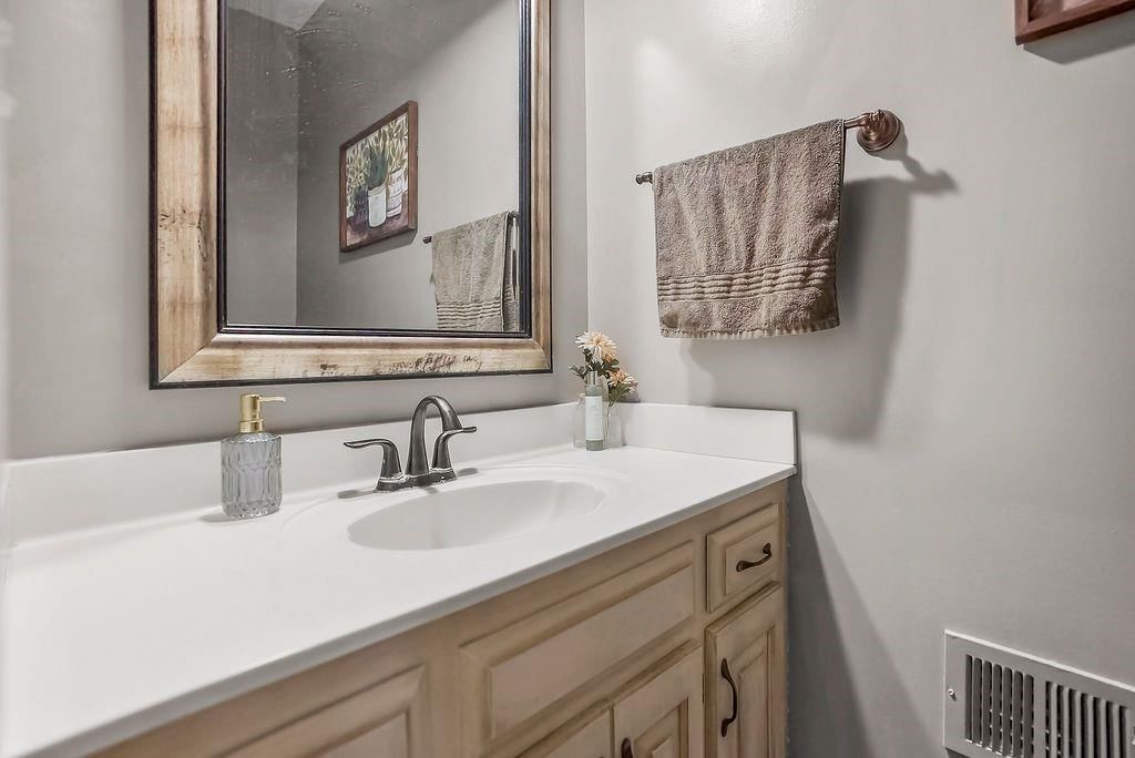 Photo 13 of 34 - 21525 W 51st Street