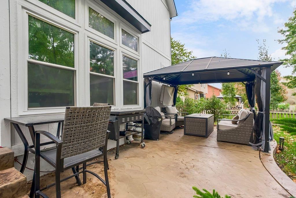 Photo 15 of 34 - 21525 W 51st Street
