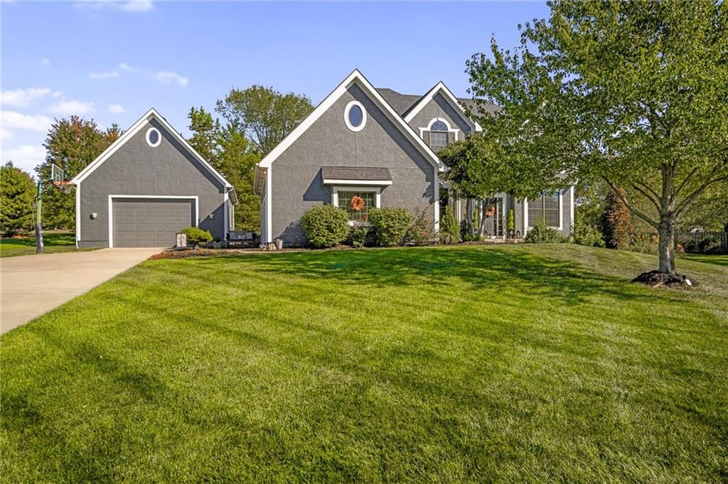 15801 Parkhill Street — photo 2