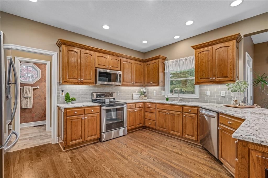 15801 Parkhill Street — photo 20