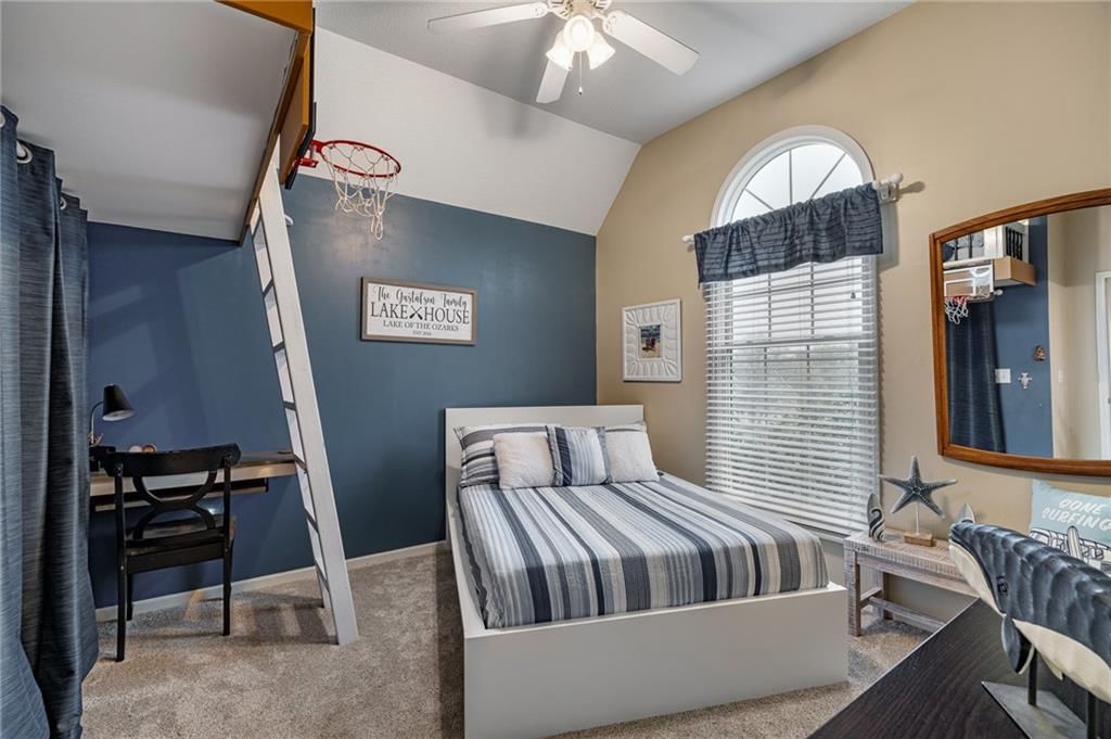 15801 Parkhill Street — photo 32