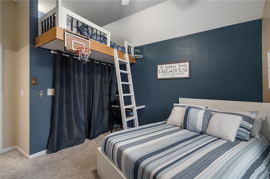 15801 Parkhill Street — photo 33