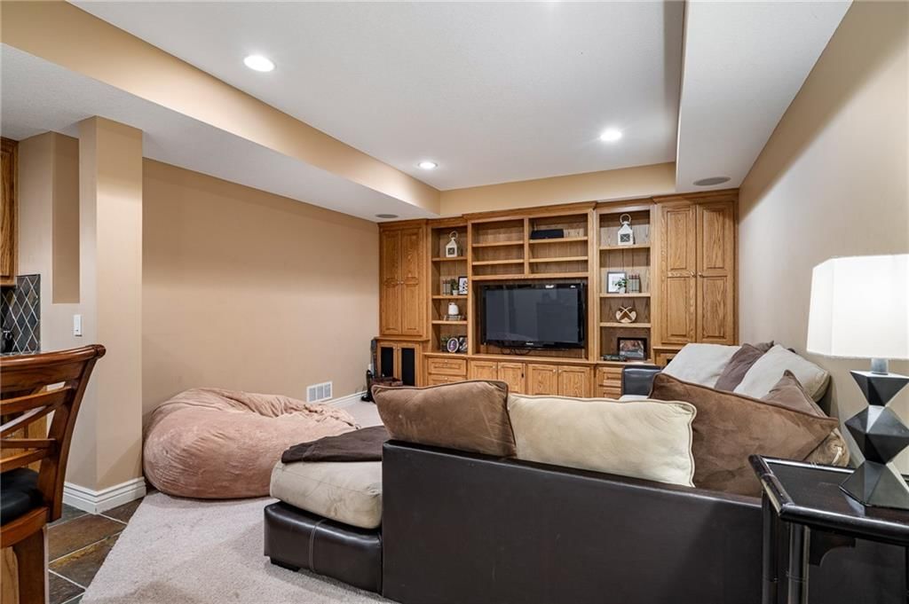 15801 Parkhill Street — photo 40