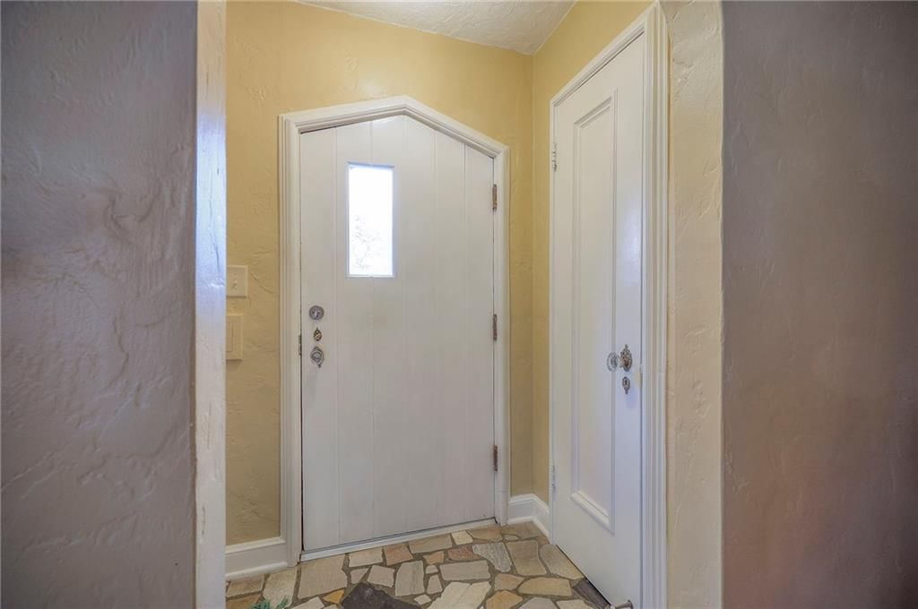 308 E Winthrope Road — photo 4
