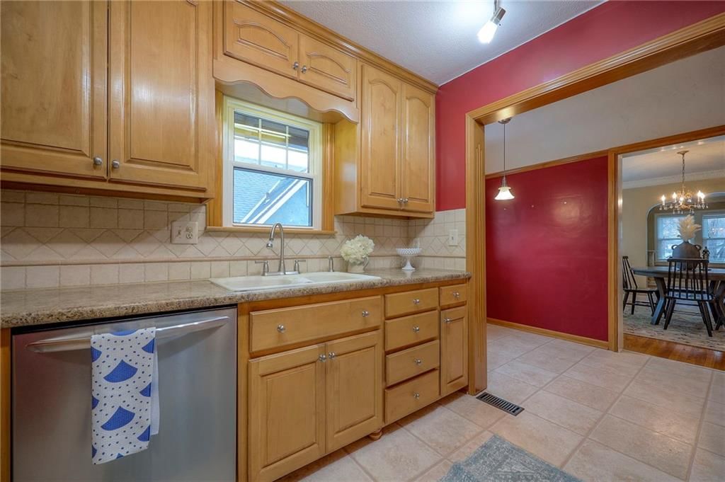 308 E Winthrope Road — photo 15