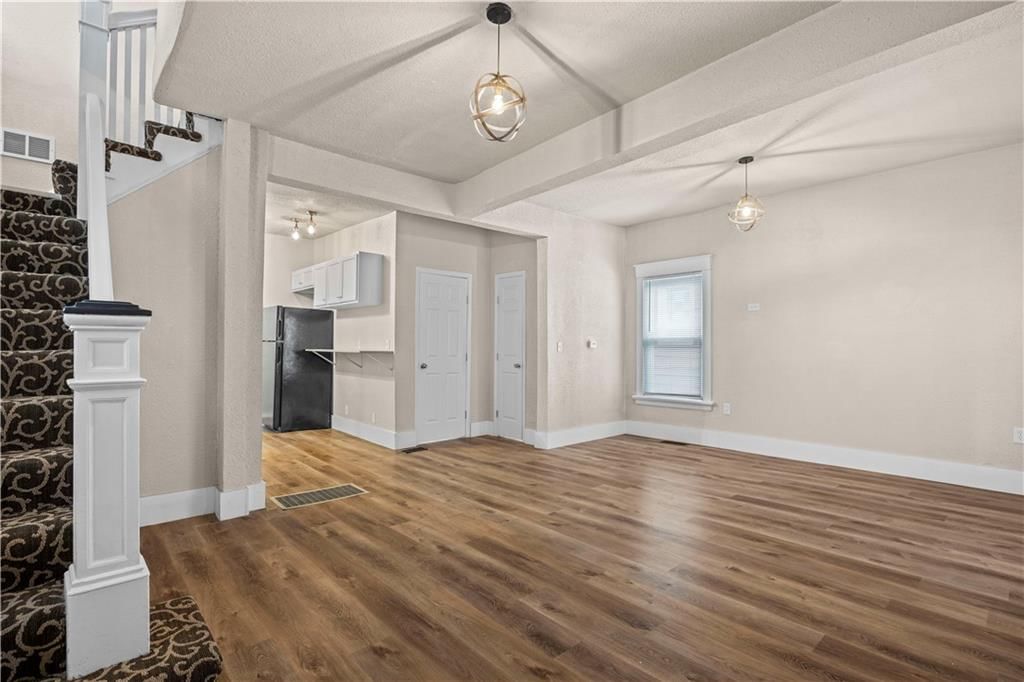 2319 Norton Avenue — photo 4