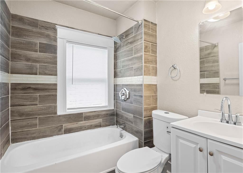 2319 Norton Avenue — photo 8