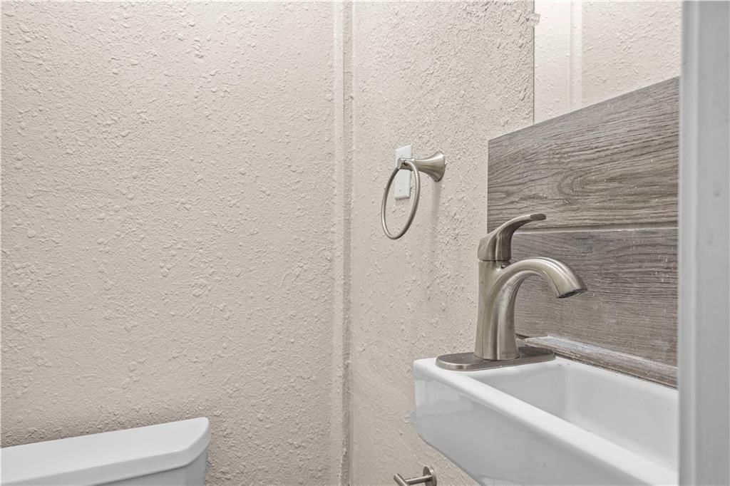 2319 Norton Avenue — photo 13