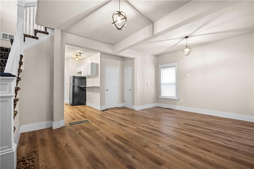 2319 Norton Avenue — photo 14