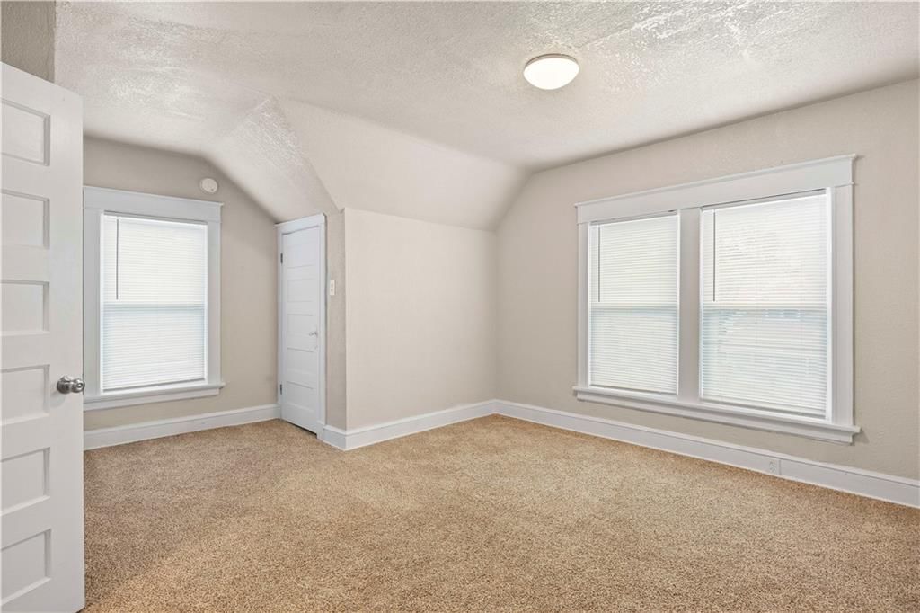2319 Norton Avenue — photo 18