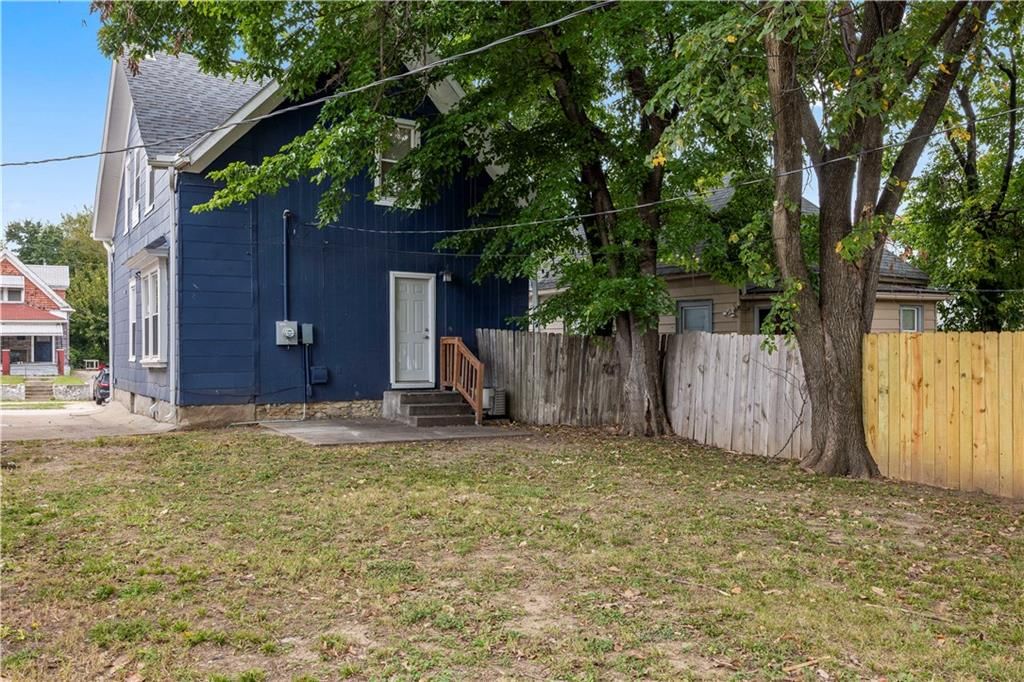 2319 Norton Avenue — photo 22