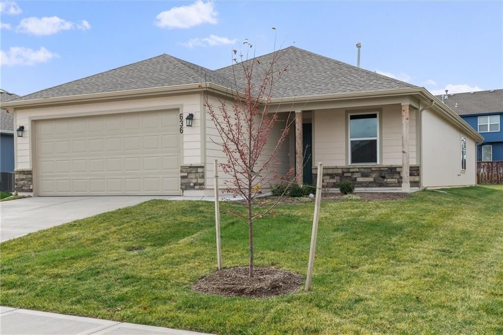 2288 Woodfield Drive — photo 2