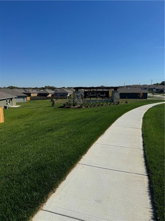 2288 Woodfield Drive — photo 4