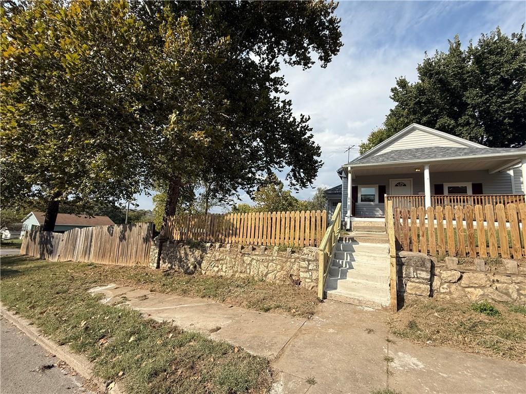 807 Albemarle Street — photo 2