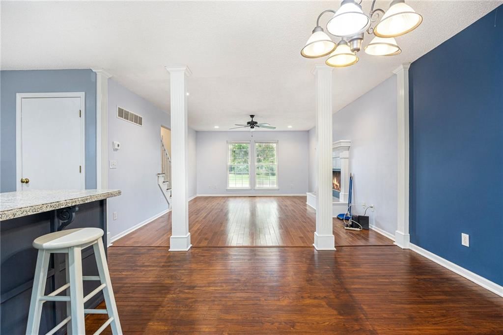 417 N Locust Street — photo 6