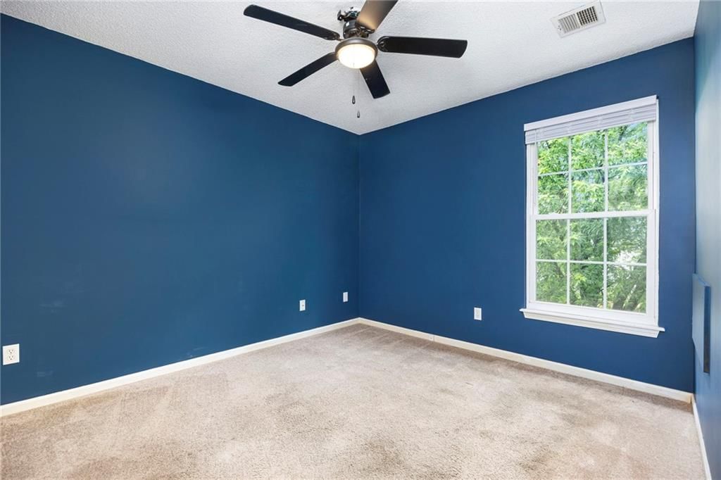 417 N Locust Street — photo 13
