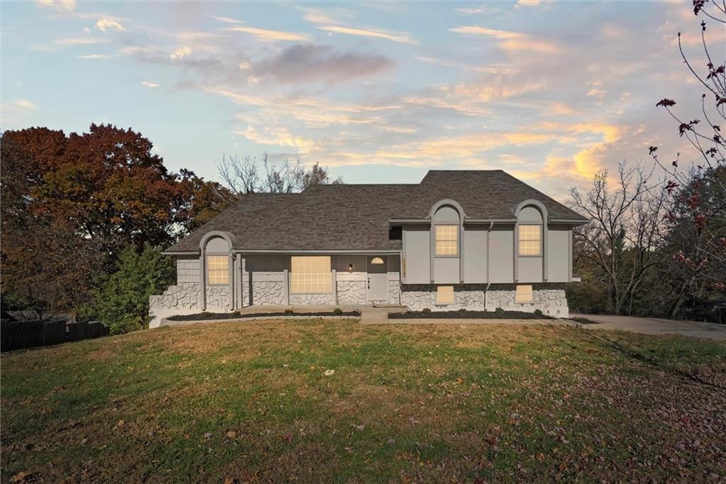 1014 N Forest Lane, Liberty, MO