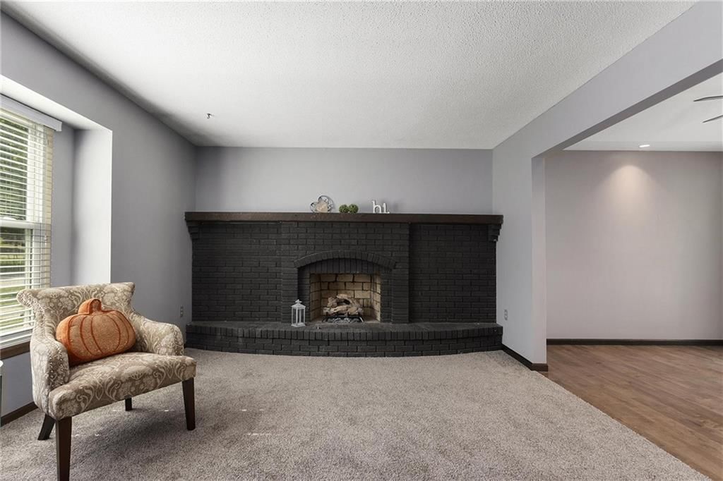 Photo 5 of 25 - 7937 N Forest Avenue