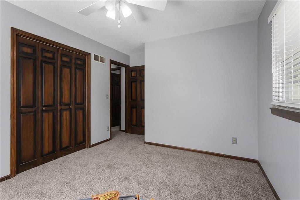 Photo 16 of 25 - 7937 N Forest Avenue