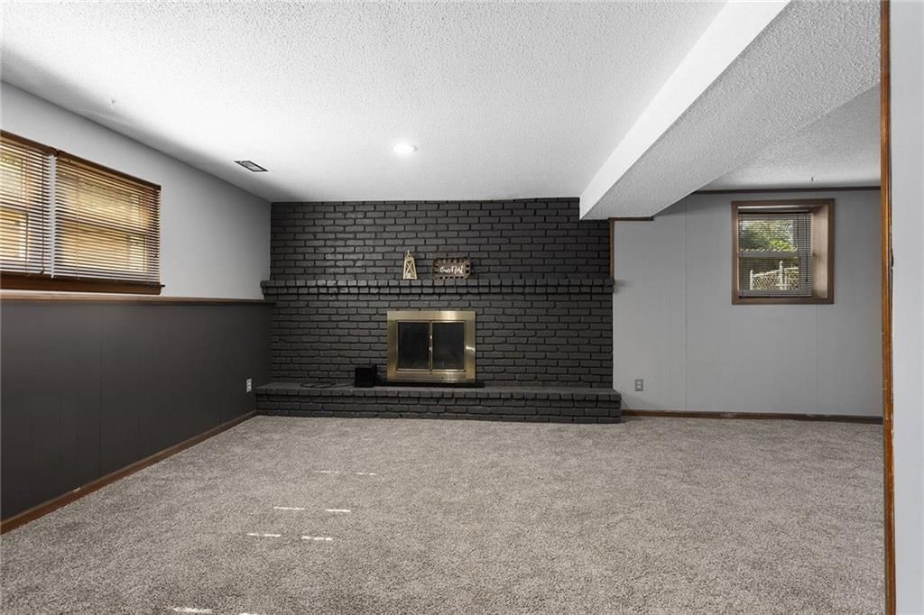 Photo 18 of 25 - 7937 N Forest Avenue