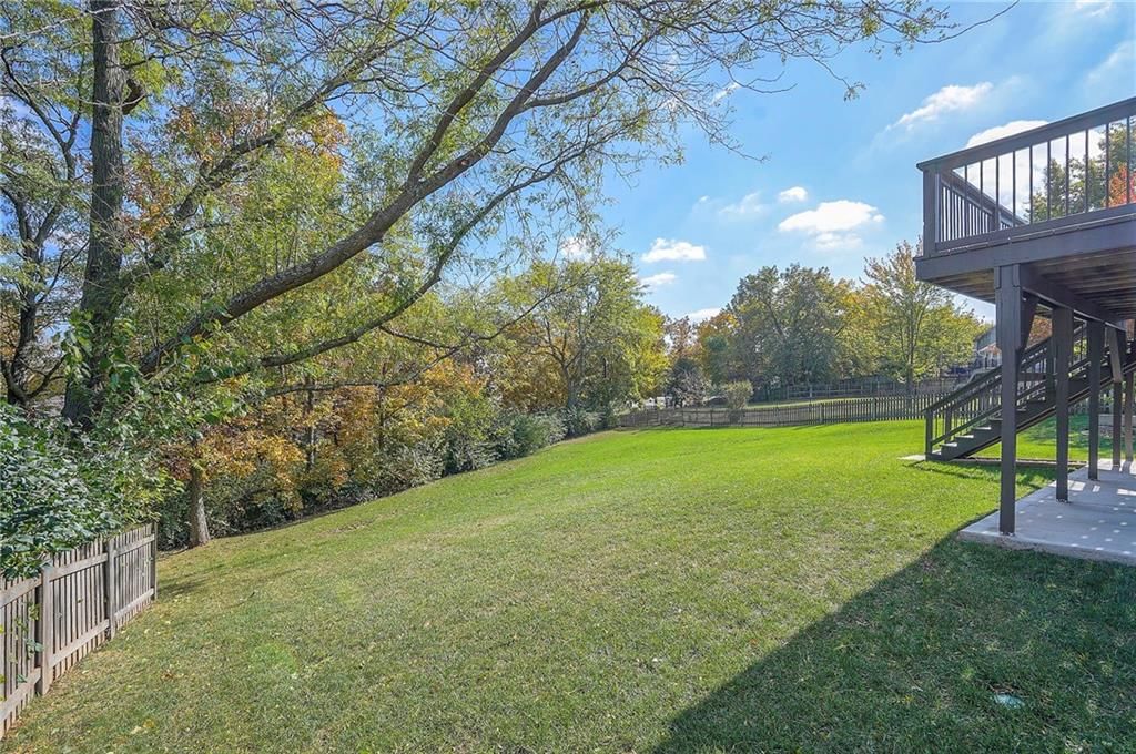 Photo 11 of 46 - 4405 Blue Jay Drive