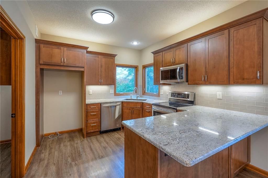 Photo 23 of 46 - 4405 Blue Jay Drive