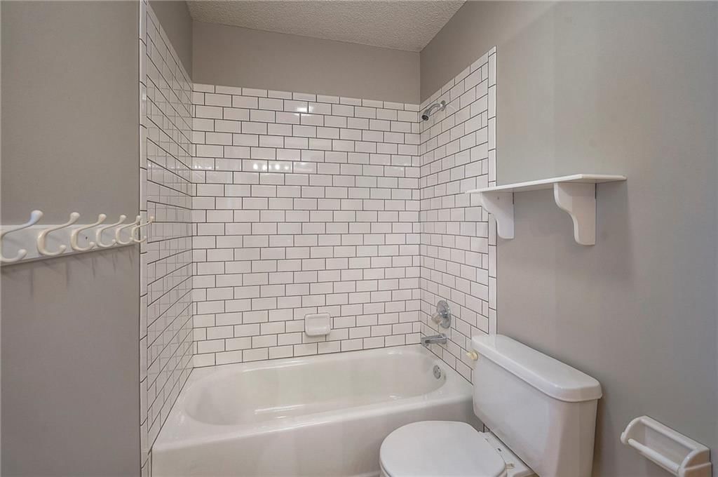 Photo 31 of 46 - 4405 Blue Jay Drive