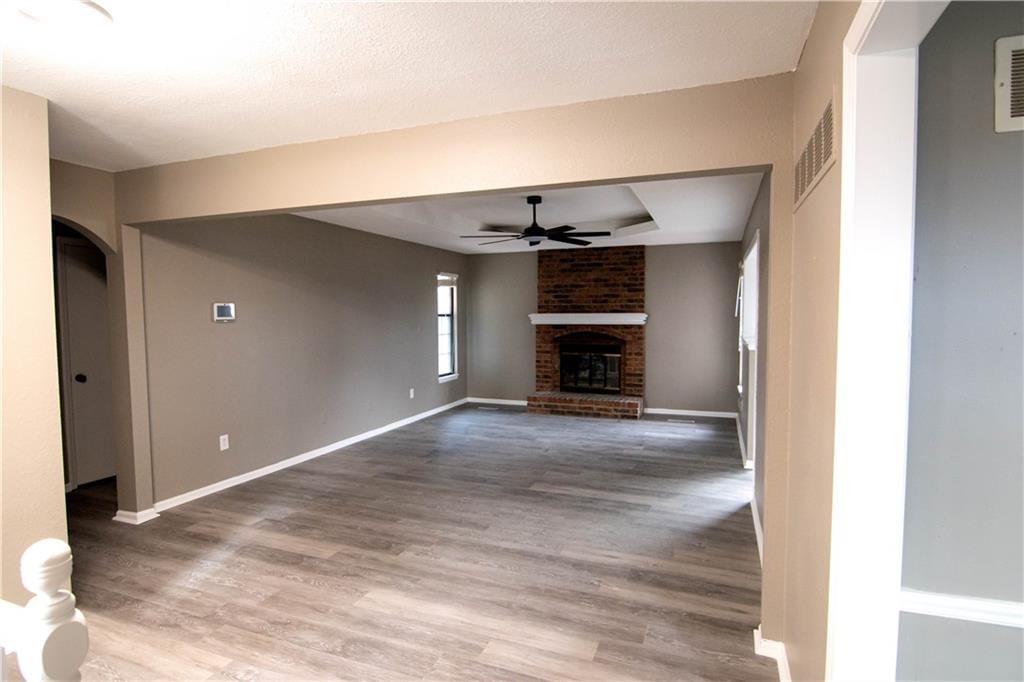 209 Williamsburg Drive — photo 3