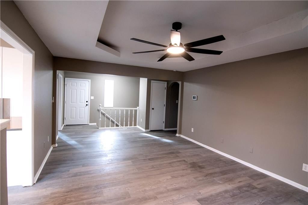 209 Williamsburg Drive — photo 10