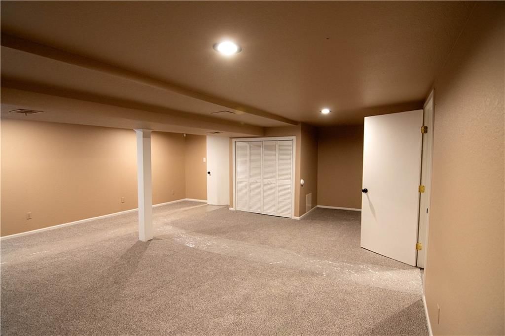 209 Williamsburg Drive — photo 22