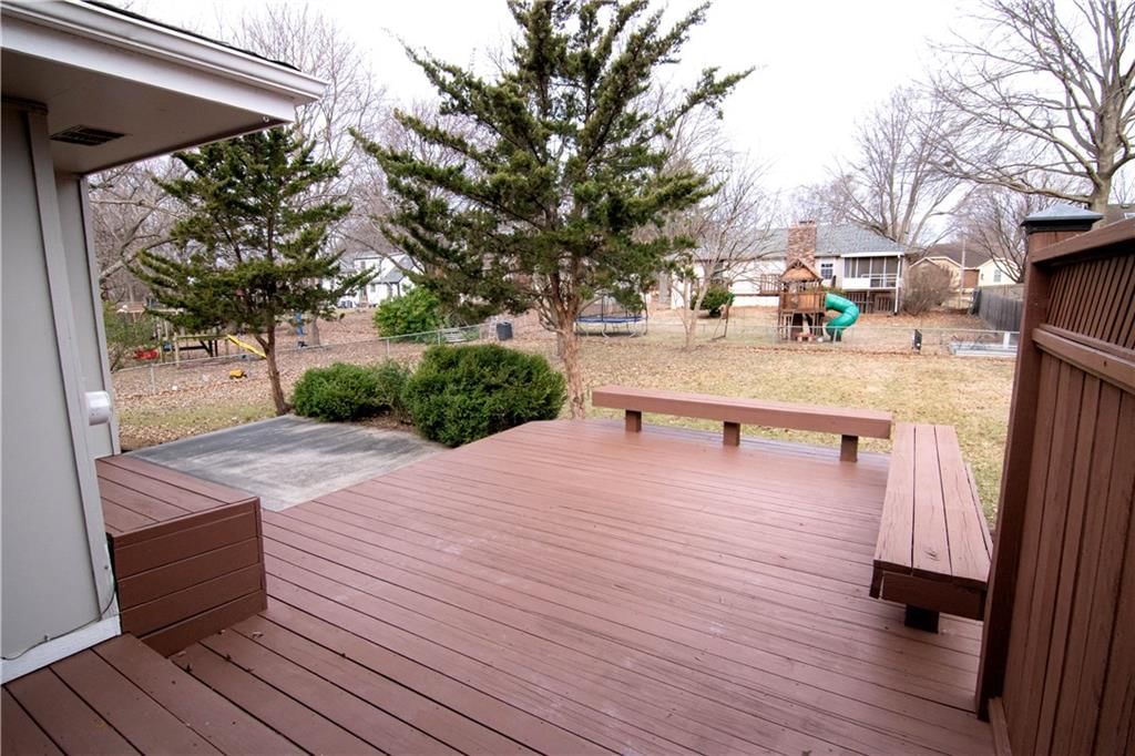 209 Williamsburg Drive — photo 25