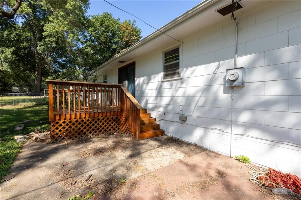 10909 E 60th Terrace — photo 15