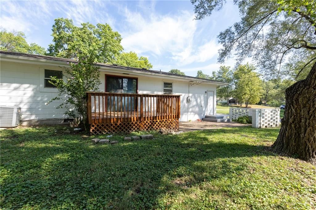 10909 E 60th Terrace — photo 17