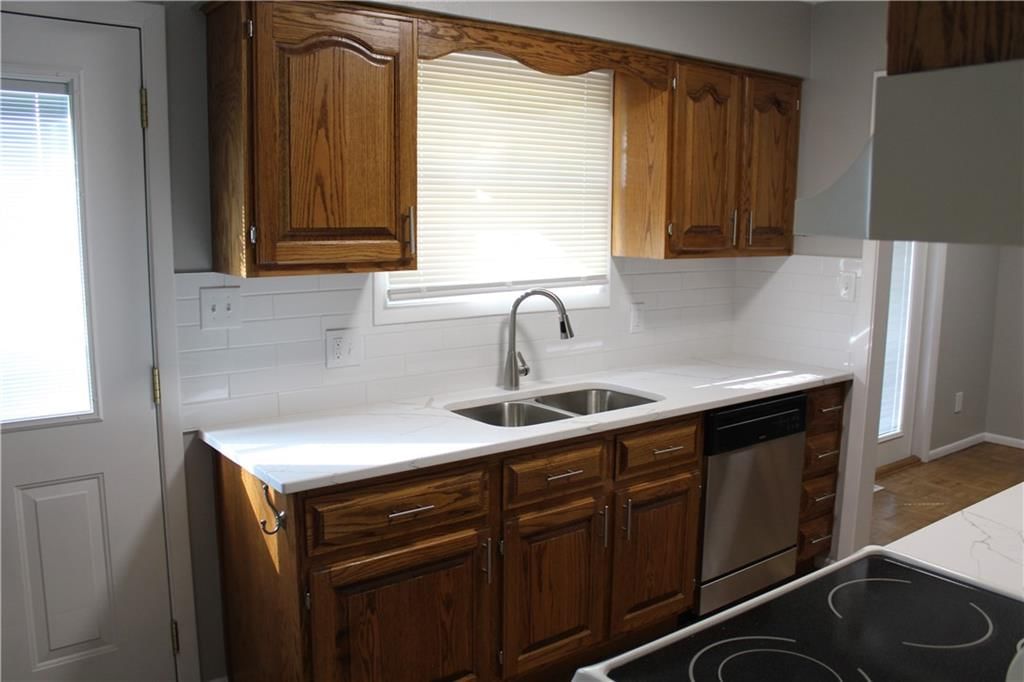 15323 Rickel Drive — photo 4