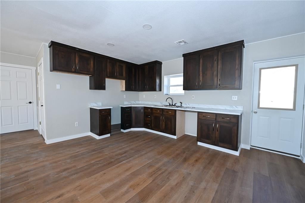 714 Broadway Street — photo 6