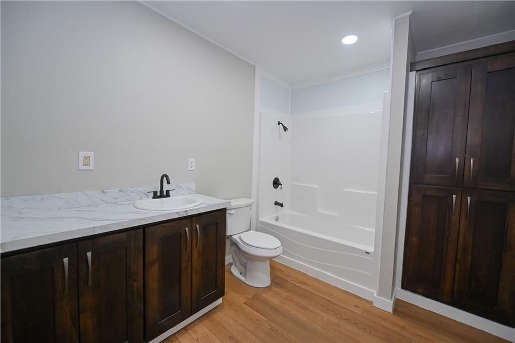 714 Broadway Street — photo 10