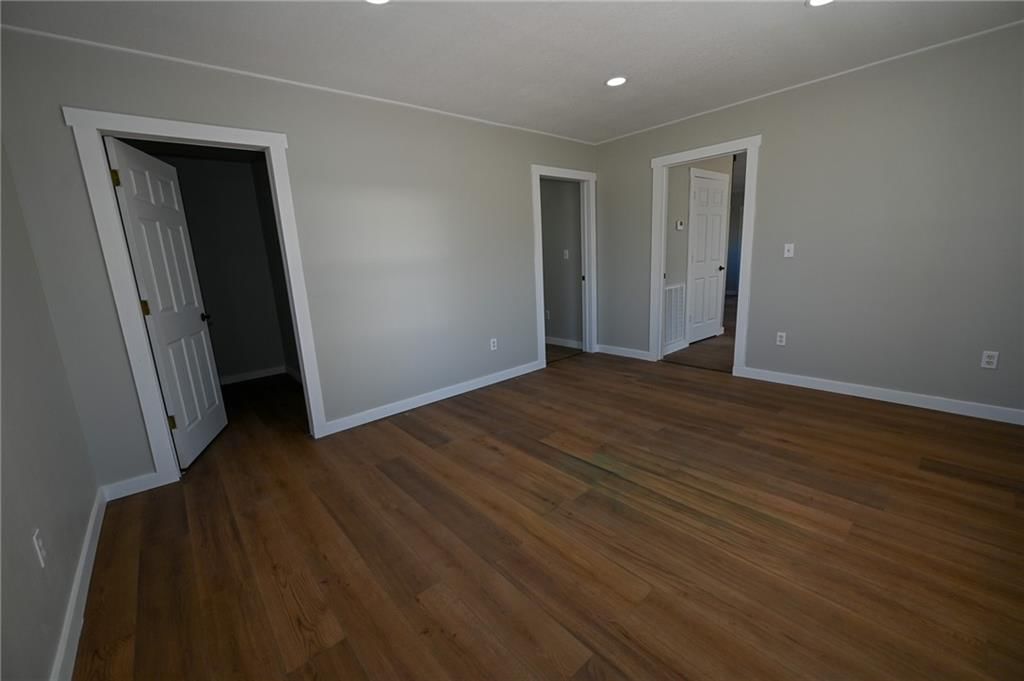 714 Broadway Street — photo 15