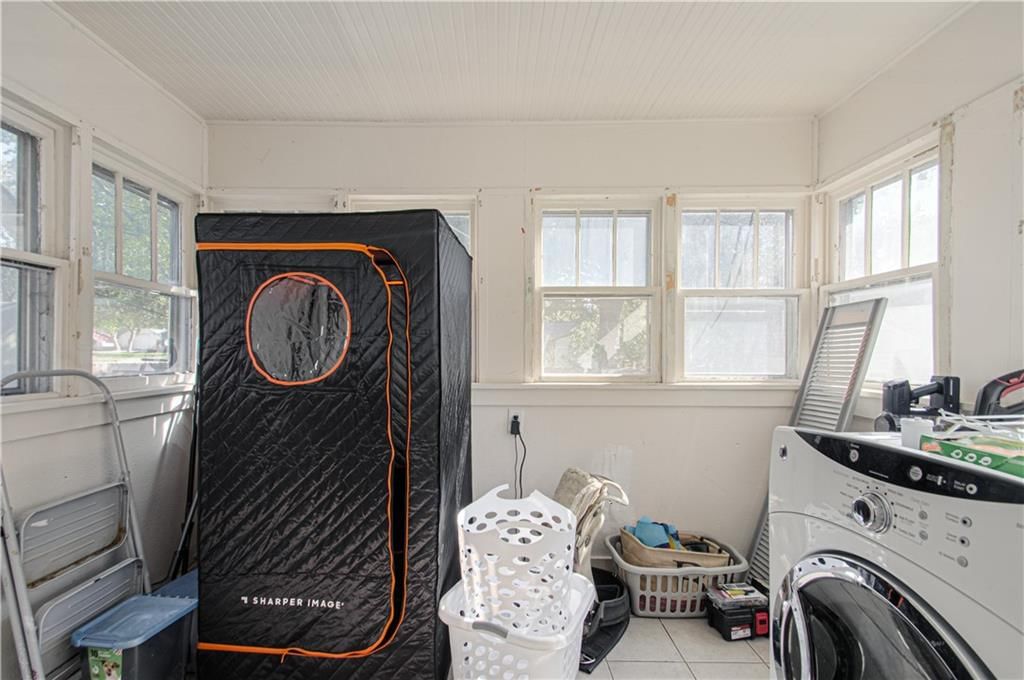 305 Walnut Street — photo 15