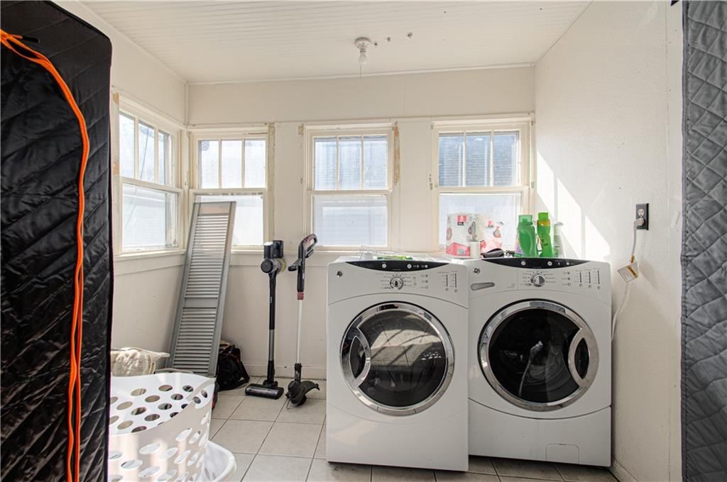 305 Walnut Street — photo 16